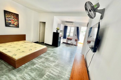 Serviced apartmemt for rent with large balcony on Xo Viet Nghe Tinh Street