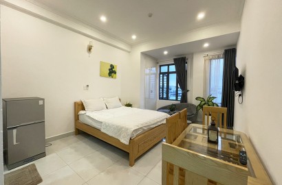 Airy apartment for rent on Dao Duy Anh Street