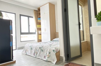 Serviced apartmemt for rent with balcony on Le Van Tho street