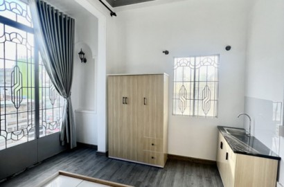 Studio apartmemt for rent with balcony on Cach Mang Thang Tam street in Tan Binh District