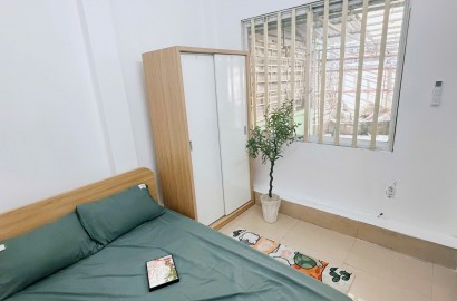 3 Bedroom apartment for rent with balcony on Huynh Van Nghe Street