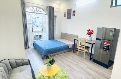 Serviced apartmemt for rent with balcony, washing machine on Nguyen Trong Tuyen street