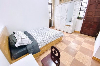 Serviced apartmemt for rent with large balcony on Bui Dinh Tuy street