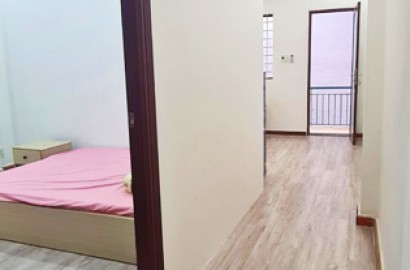 Cho thuê căn hộ 1 phòng ngủ, máy giặt riêng có ban công đường Lê Hồng Phong