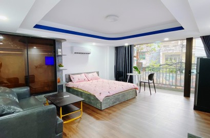 Spacious serviced apartmemt for rent on Bui Van Them Street