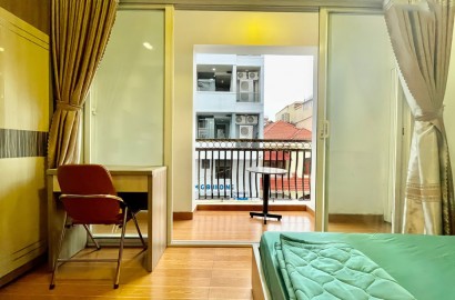 Studio apartment for rent with balcony on C18 street