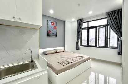 Serviced apartmemt for rent with window on Le Van Sy street in Tan Binh District