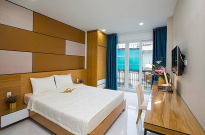Serviced apartmemt for rent on with balcony on Nguyen Trai Street