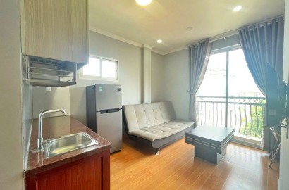 1 bedroom apartment with balcony on C18 street