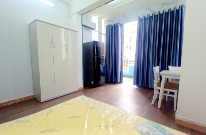 2 Bedrooms serviced apartment with bacolny on Nguyen Tieu La Street