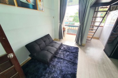 Duplex apartment for rent with balcony in District 3