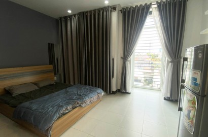 Serviced apartmemt for rent with balcony on Le Quang Dinh street in Binh Thanh District