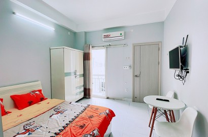 Studio apartment with balcony near Le Thi Rieng park