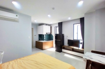 Serviced apartmemt for rent on Banh Van Tran street