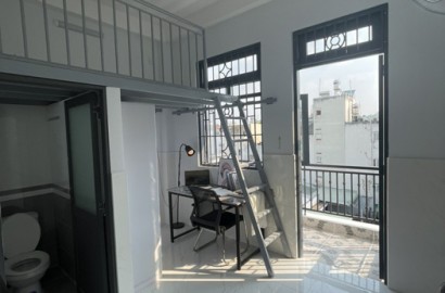 Duplex apartment for rent with balcony on Pham Van Chieu street