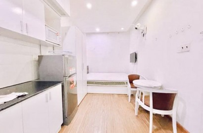 Studio apartmemt for rent on Au Duong Lan Str