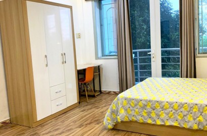 Serviced apartmemt for rent with bathtub, balcony on Hoang Sa street