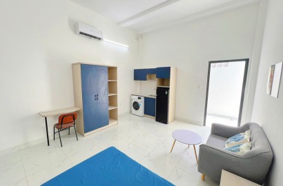 Serviced apartmemt for rent with balcony on Dang Thuy Tram Street - Binh Thanh District