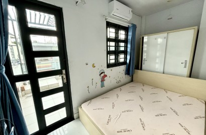 1 Bedroom apartment for rent with balcony on Hong Lac Street