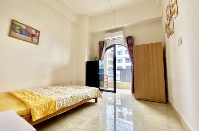 Studio apartmemt for rent with balcony on Nguyen Xi Street