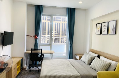 Serviced apartmemt for rent with balcony in District 1 on Tran Hung Dao Street
