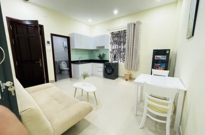 1 Bedroom apartment for rent with balcony on Tran Dinh Xu Street