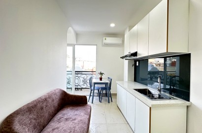 1 Bedroom apartment for rent with balcony on Le Van Tho Street