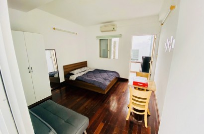 Wooden floor studio apartment for rent on Nguyen Dinh Chieu Street