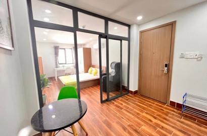 Cho thuê căn hộ 1 phòng ngủ có cửa sổ thoáng đường Nguyễn Gia Trí - Bình Thạnh