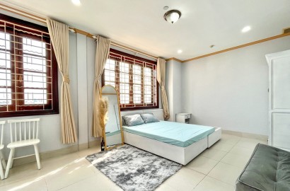 Serviced apartmemt for rent with bathtub, window on Ho Bieu Chanh street