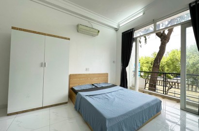 Studio apartmemt for rent with balcony on Truong Sa street in Tan Binh District