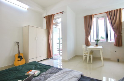 Studio apartmemt for rent with balcony on Vu Tung street