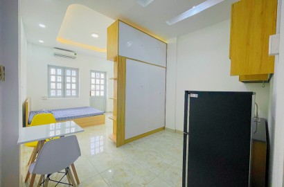Cho thuê căn hộ studio mới có ban công  tại đường Trần Quang Diệu