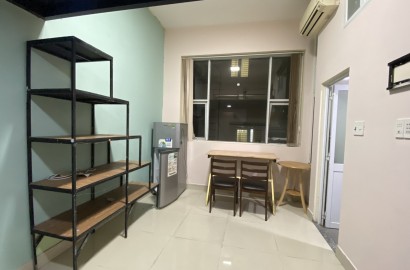 Duplex apartment for rent with window on Dien Bien Phu Street