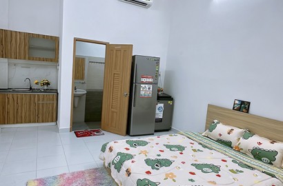 Studio apartment with its own washing machine on Nguyen Van Thuong street in Binh Thanh district