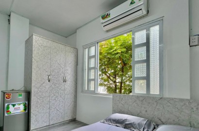 Airy studio apartment for rent on Nguyen Thien Thuat Street