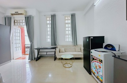 Serviced apartmemt for rent with bathtub, balcony on Tran Huy Lieu Street