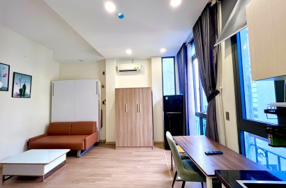 Bright serviced apartmemt for rent on Hoang Hoa Tham street