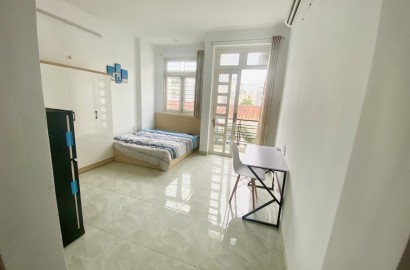 Bright Studio apartment for rent on Nguyen Thi Minh Khai in District 1