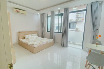 Cho thuê căn hộ 1 phòng ngủ, ban công đường Phổ Quang