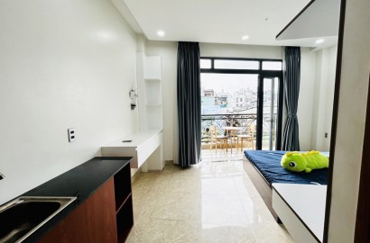 Serviced apartmemt for rent with balcony on Nguyen Van Dau street in Binh Thanh District