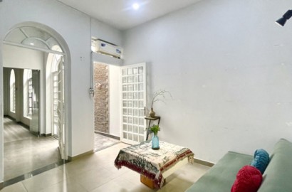 2 bedroom apartment for rent on Hoang Quoc Viet Street
