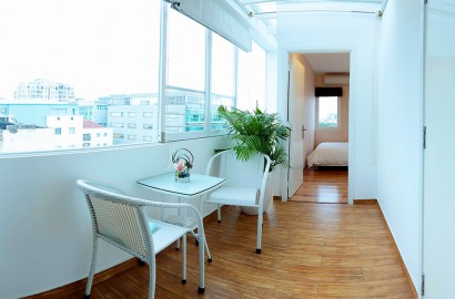 Spacious 1 bedroom apartment with balcony, bathtub on Nguyen Dinh Chieu street