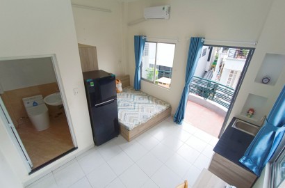 Studio apartmemt for rent with balcony on Lam Son street