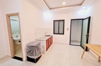 1 Bedroom apartment for rent on Nhat Chi Mai near Etown Tower