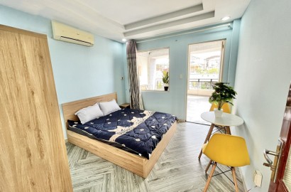 Serviced apartmemt for rent with large balcony on Cu Lao street in Phu Nhuan District