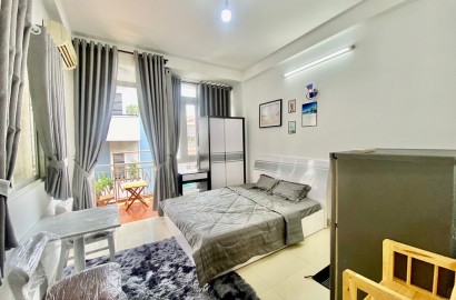 Studio apartmemt for rent with balcony on Nguyen Kiem street in Phu Nhuan District