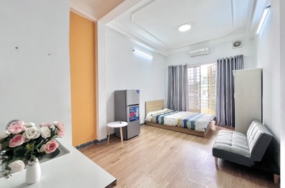 Studio apartmemt for rent with balcony on Phan Dinh Phung street