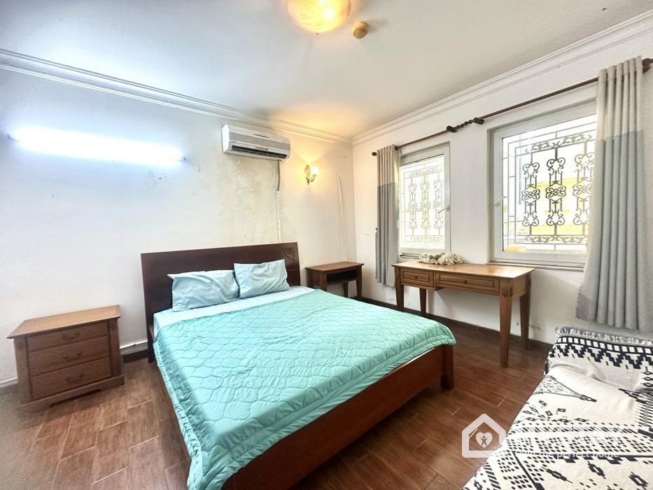 Cho thuê căn hộ dịch vụ 2 phòng ngủ riêng có ban công đường Nguyễn Văn Hưởng