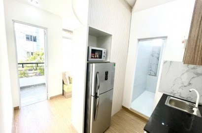 Serviced apartmemt for rent with balcony in District 7